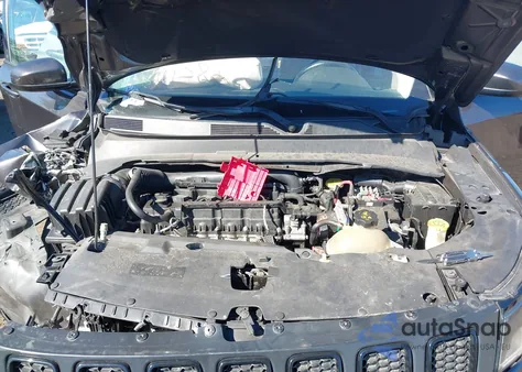 2019 Jeep Compass Altitude 4X4 from USA, damaged, VIN 3C4NJDBB2KT661267